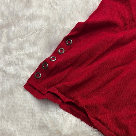 Cable & Gauge Scarlet Blouse with Eyelet Trim - Picture 4 of 5